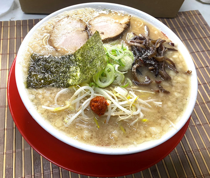 超こってりトンコツ（ストレート麺）